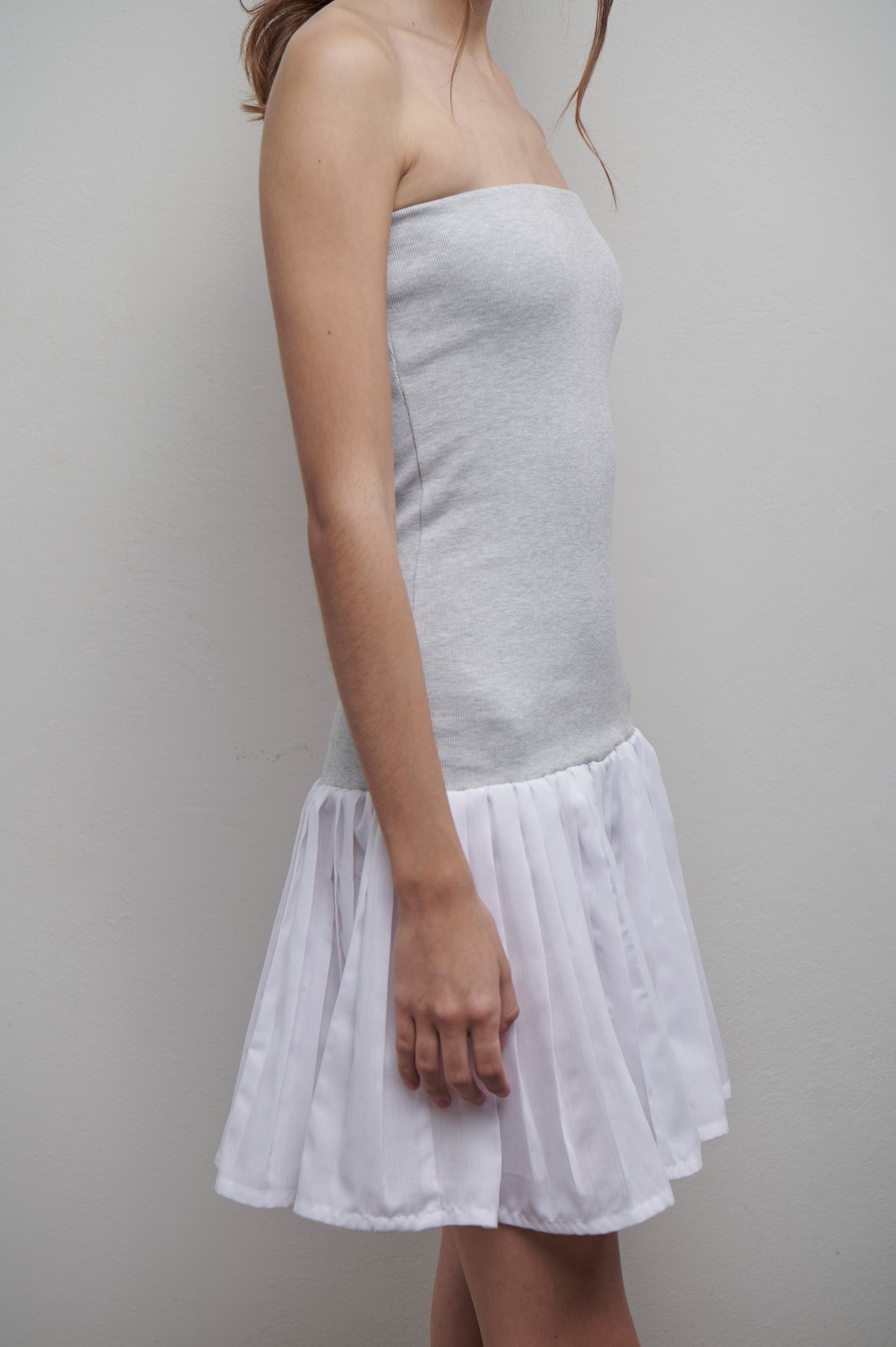 Vestido top con falda plisada