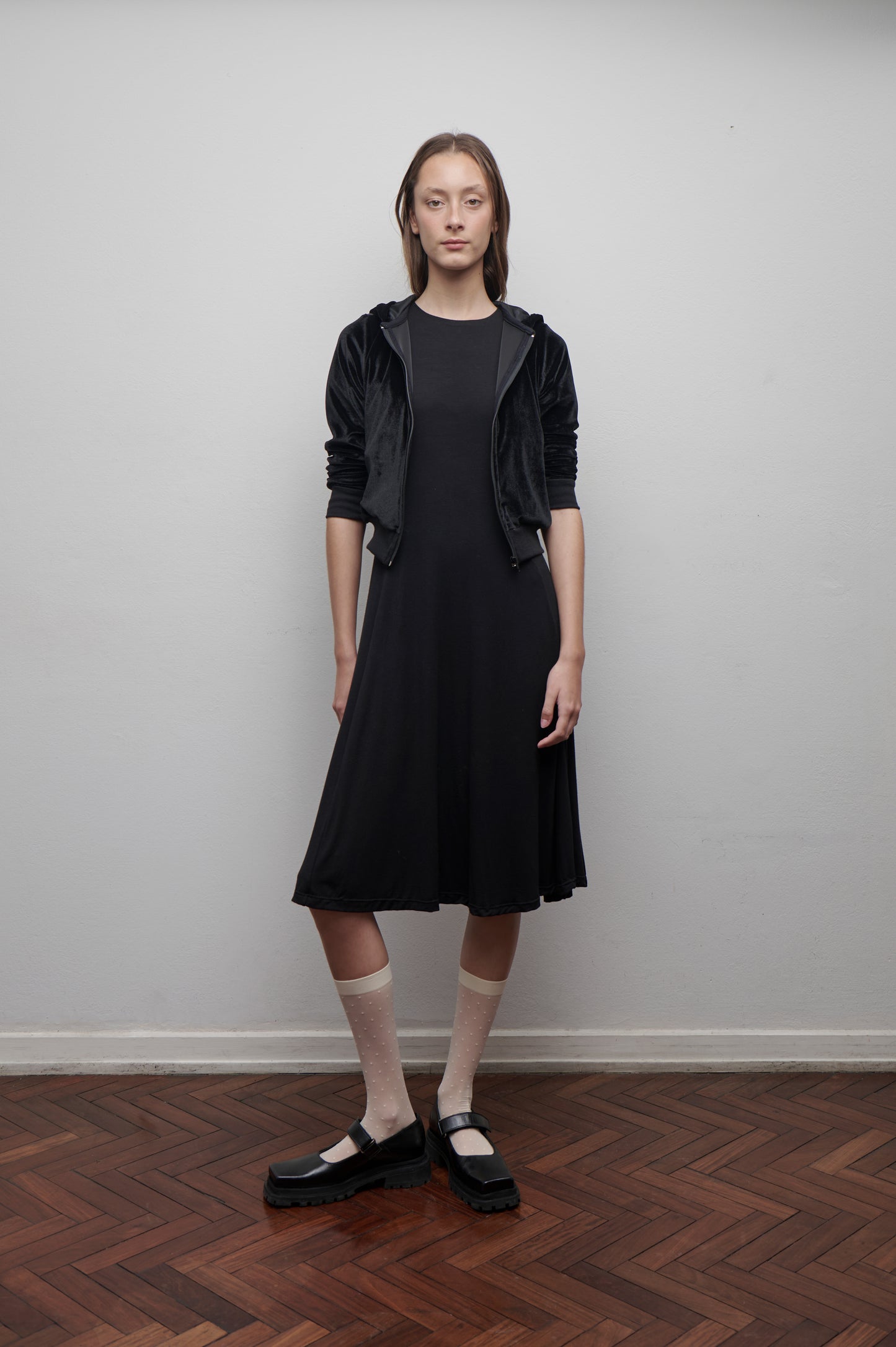 Vestido midi evasé m/c negro