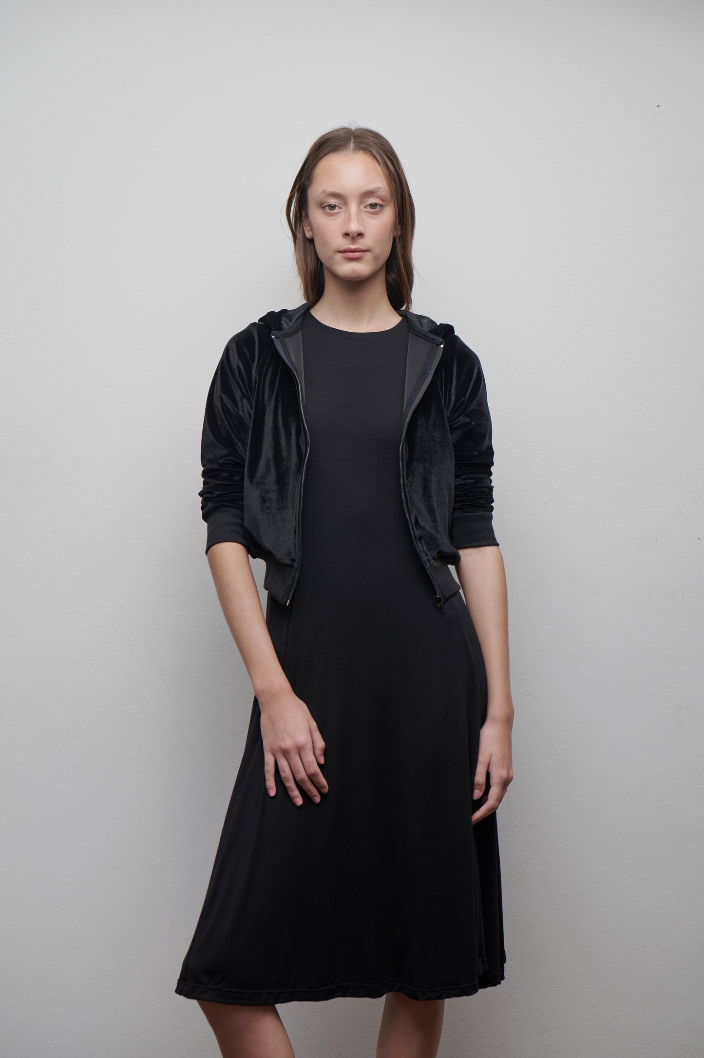 Vestido midi evasé m/c negro