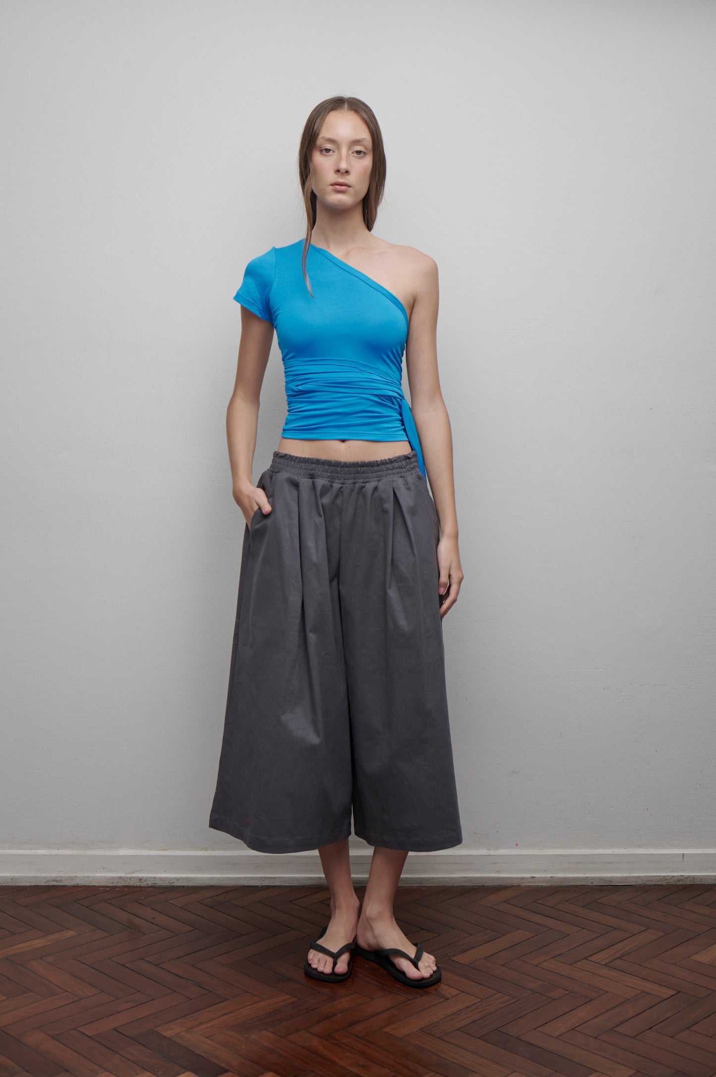 Bermuda sastrera unisex gris