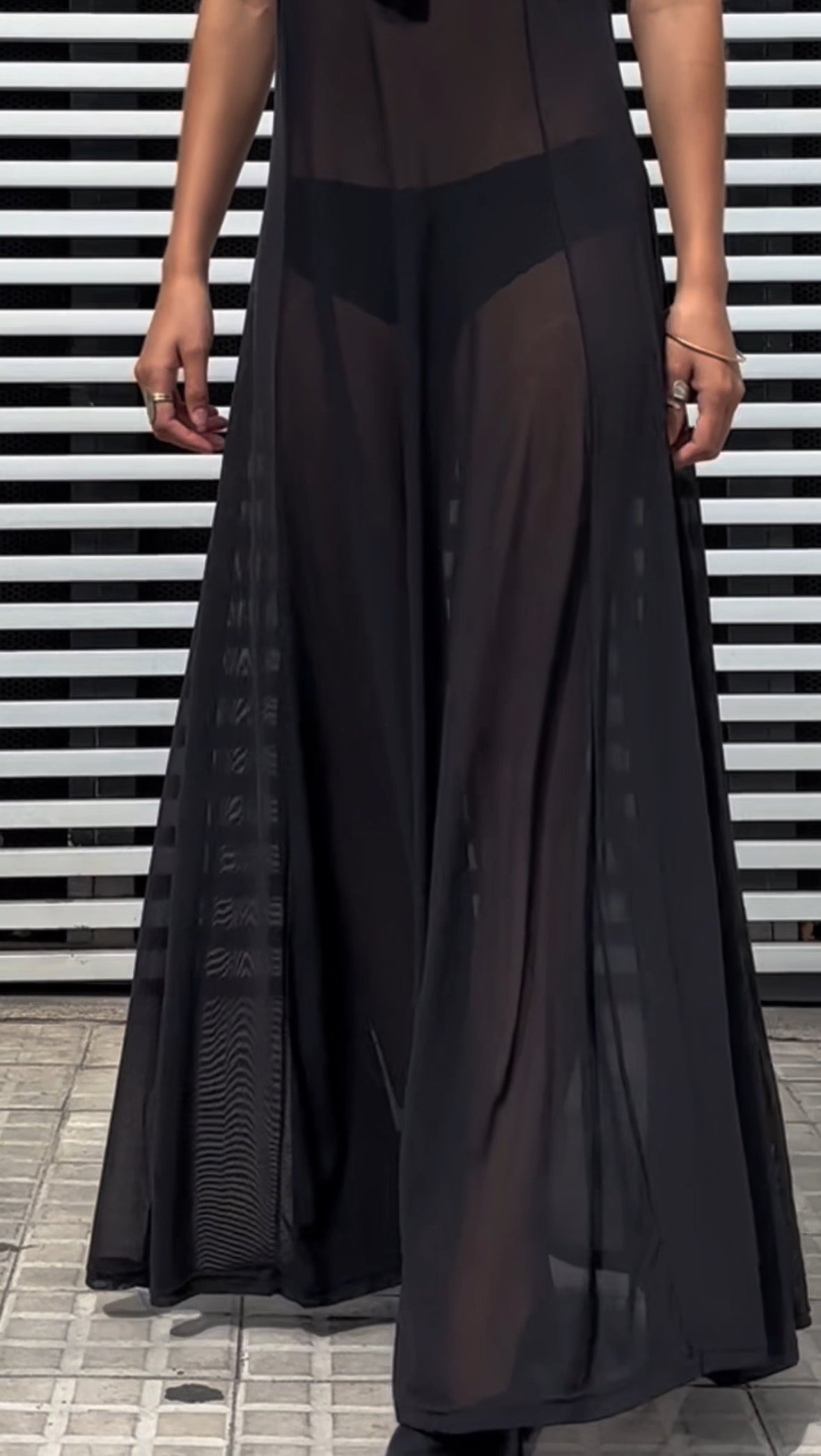 Vestido evasé en microtul negro