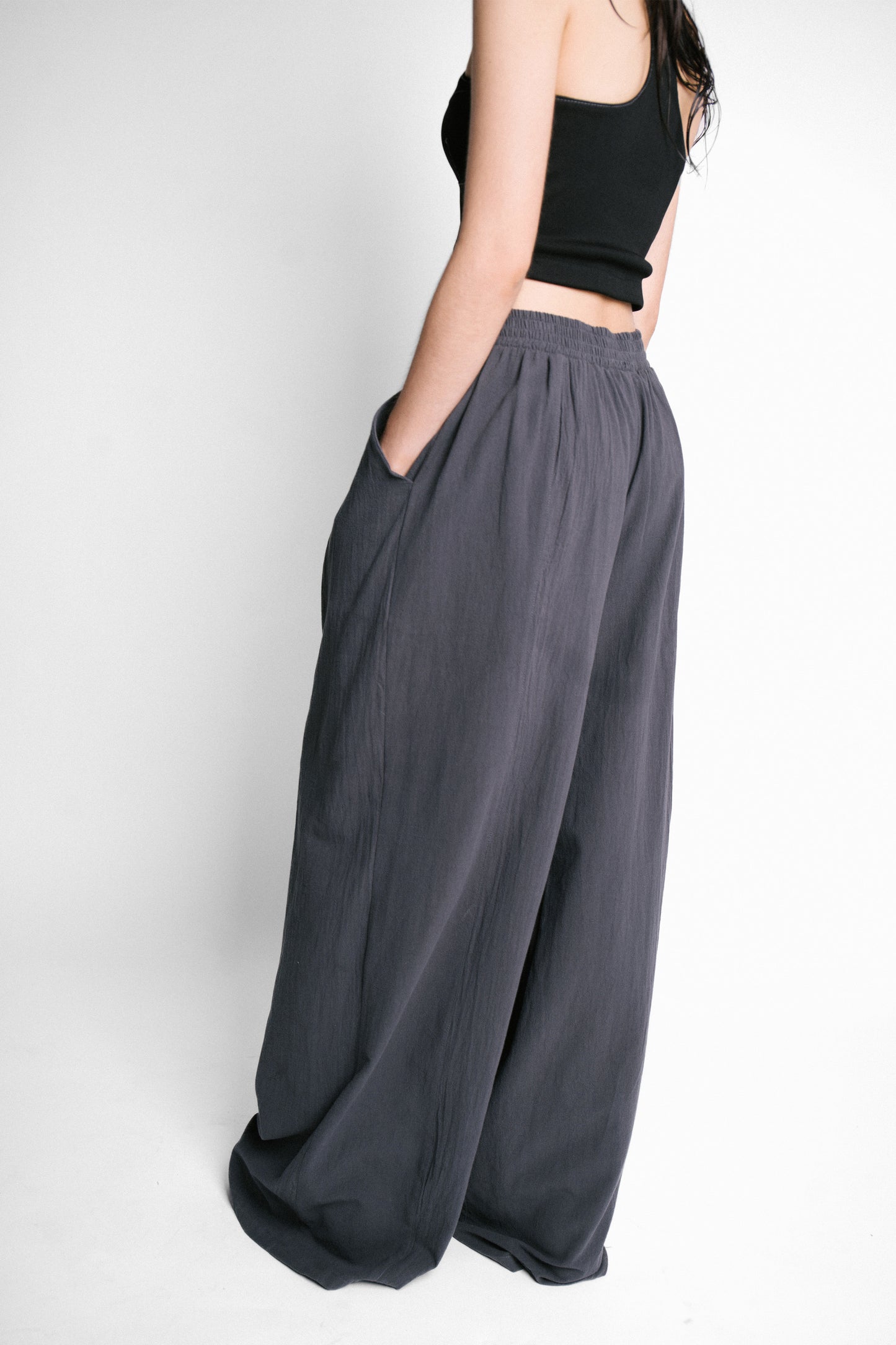 Pant. oversize gris grafito