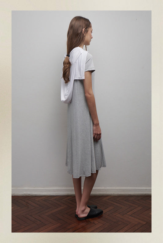 Vestido midi evasé m/c gris