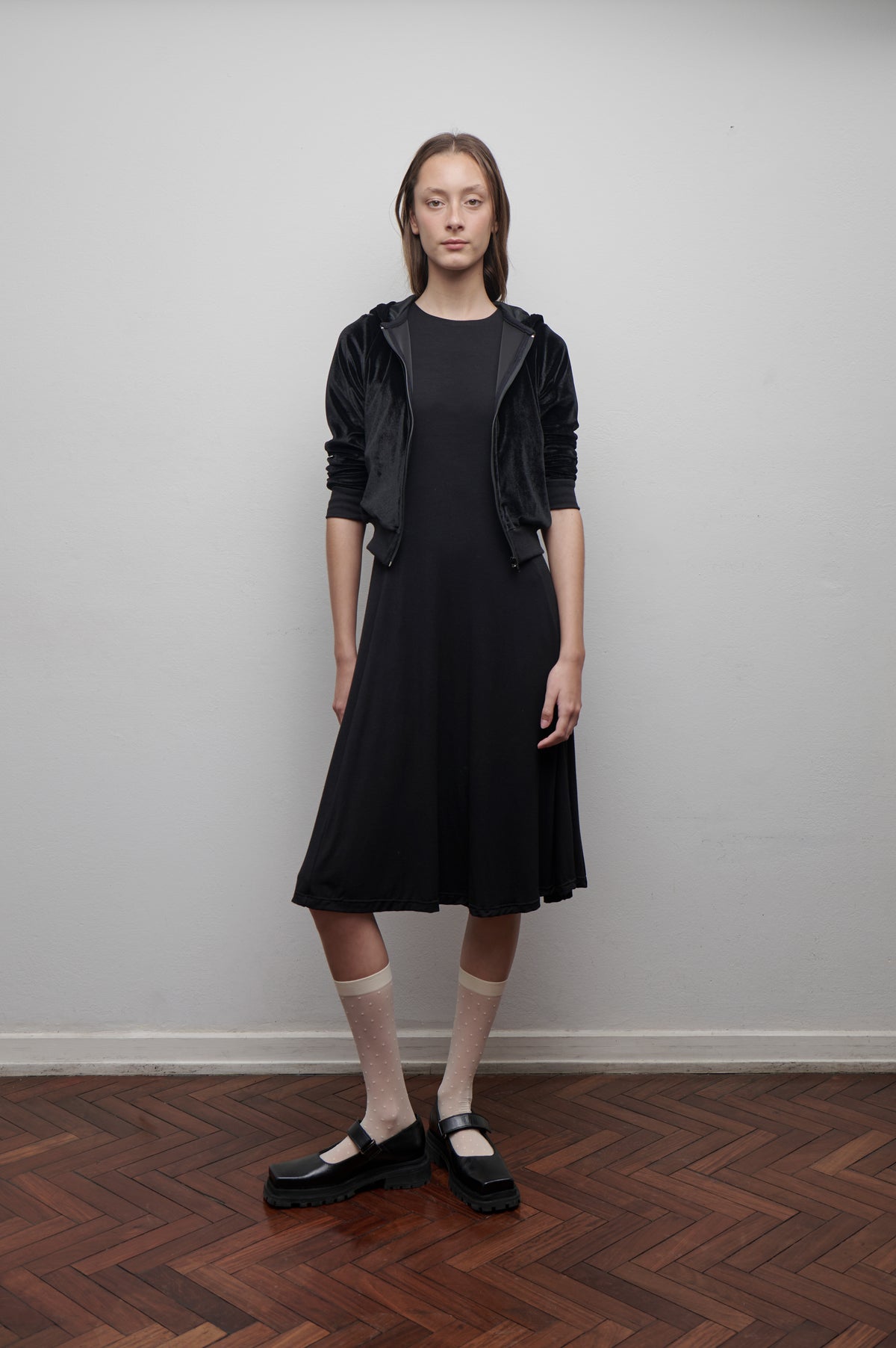 Vestido midi evasé m/c negro