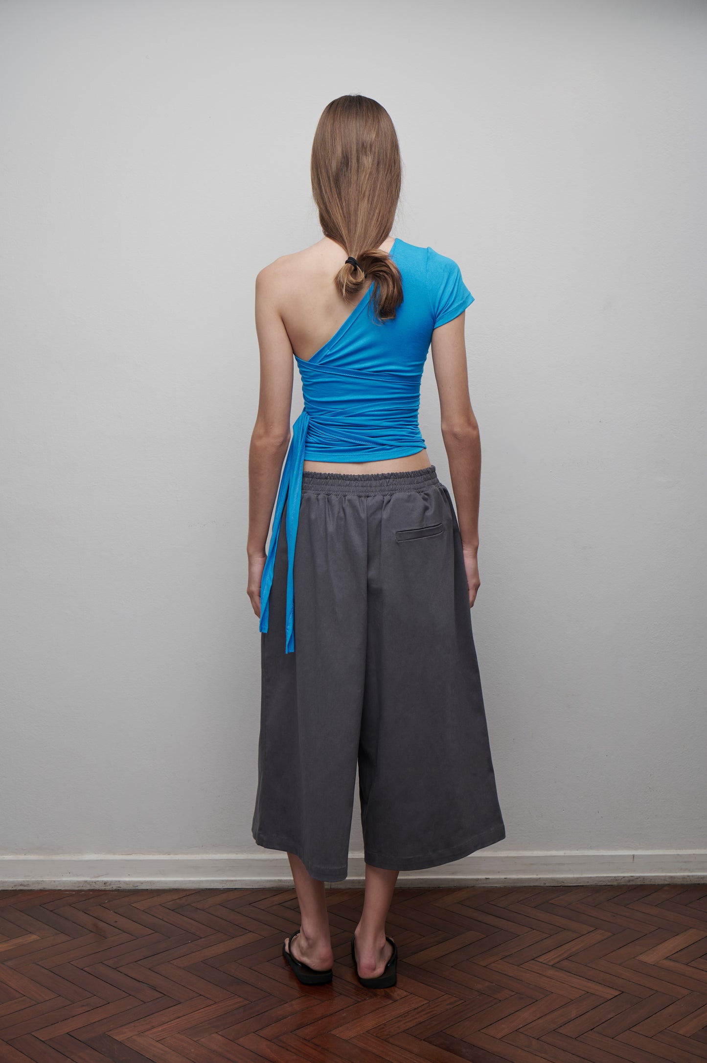 Bermuda sastrera unisex gris