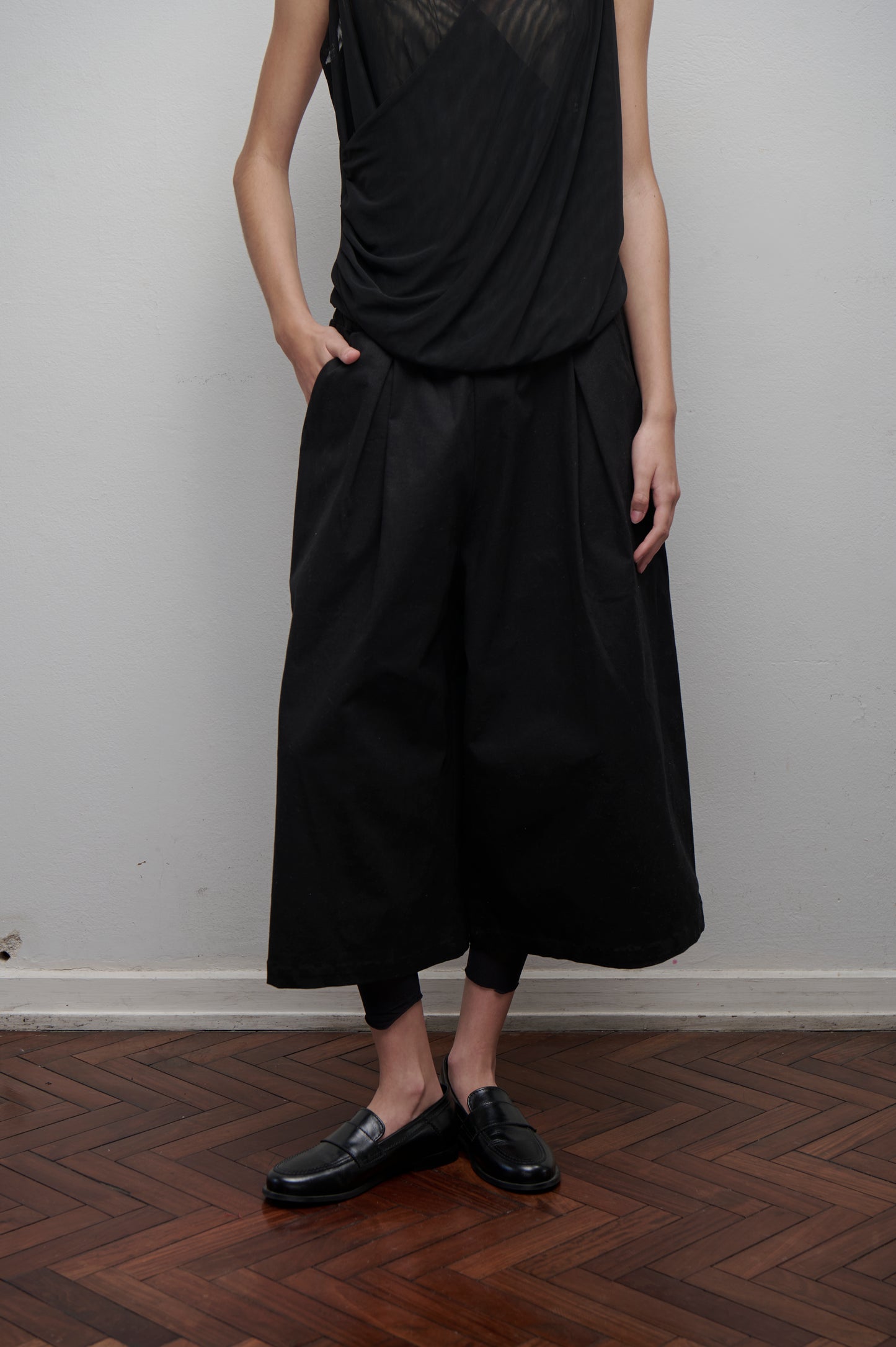 Bermuda sastrera unisex negra