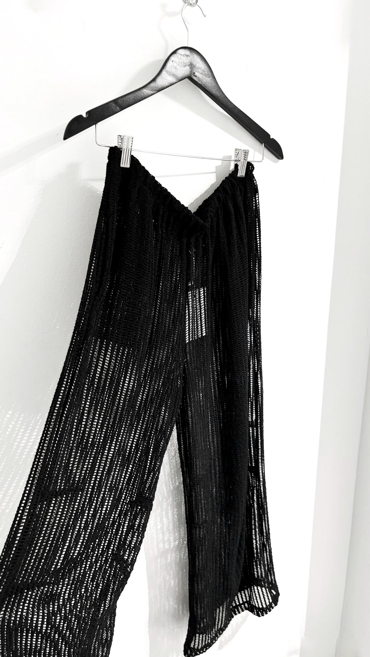 Pant. tipo palazo con bolsillos laterales