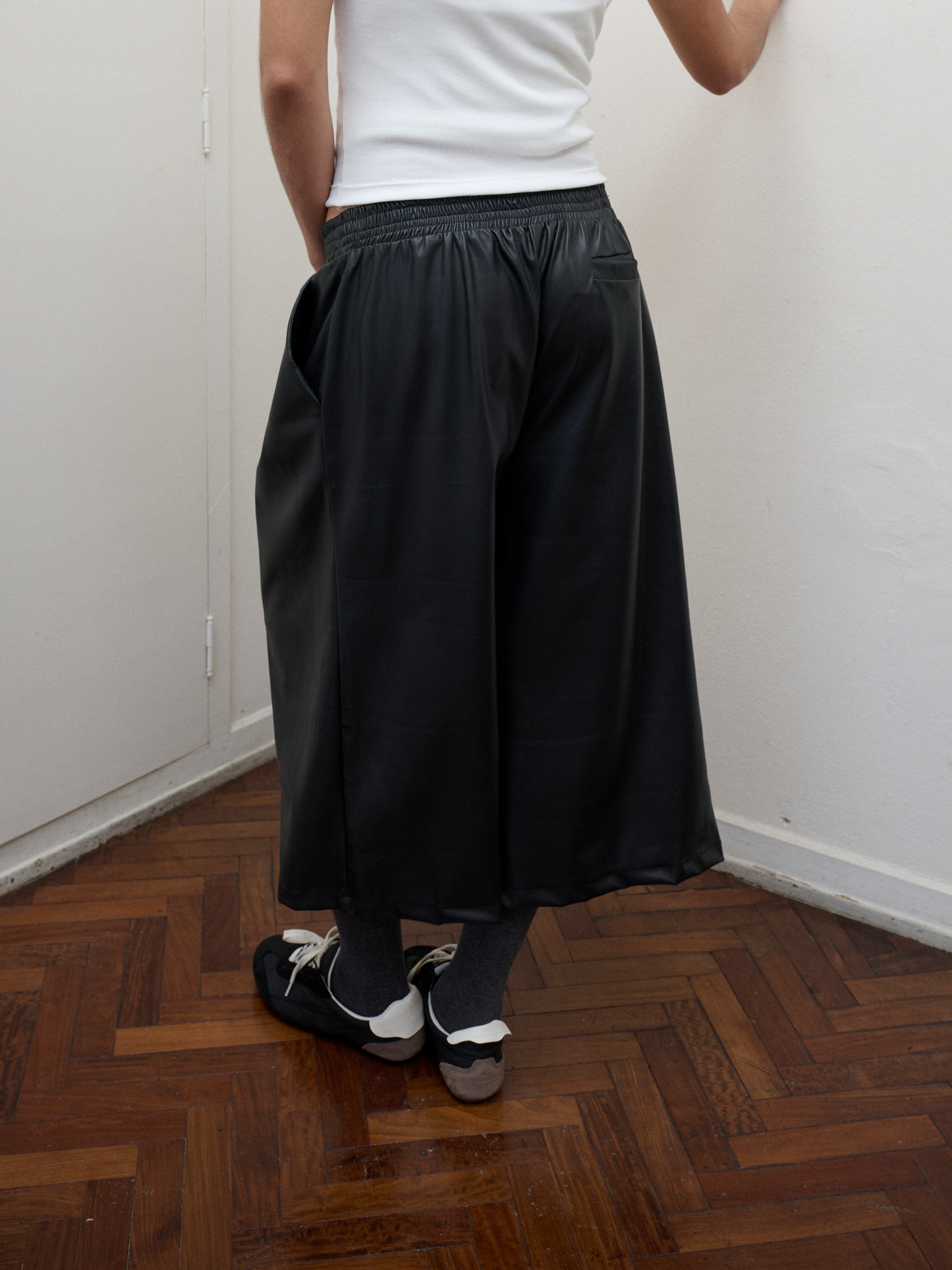 Bermuda unisex cuerina