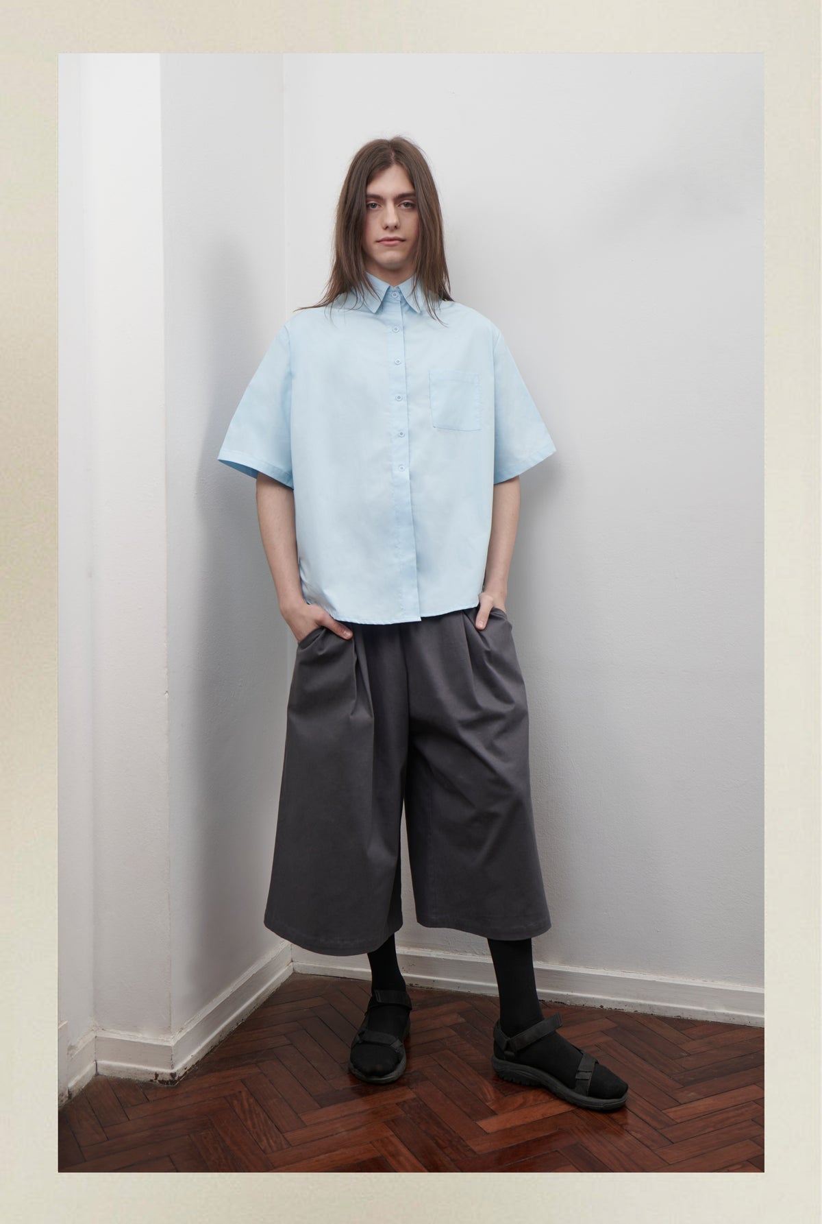 Bermuda sastrera unisex gris