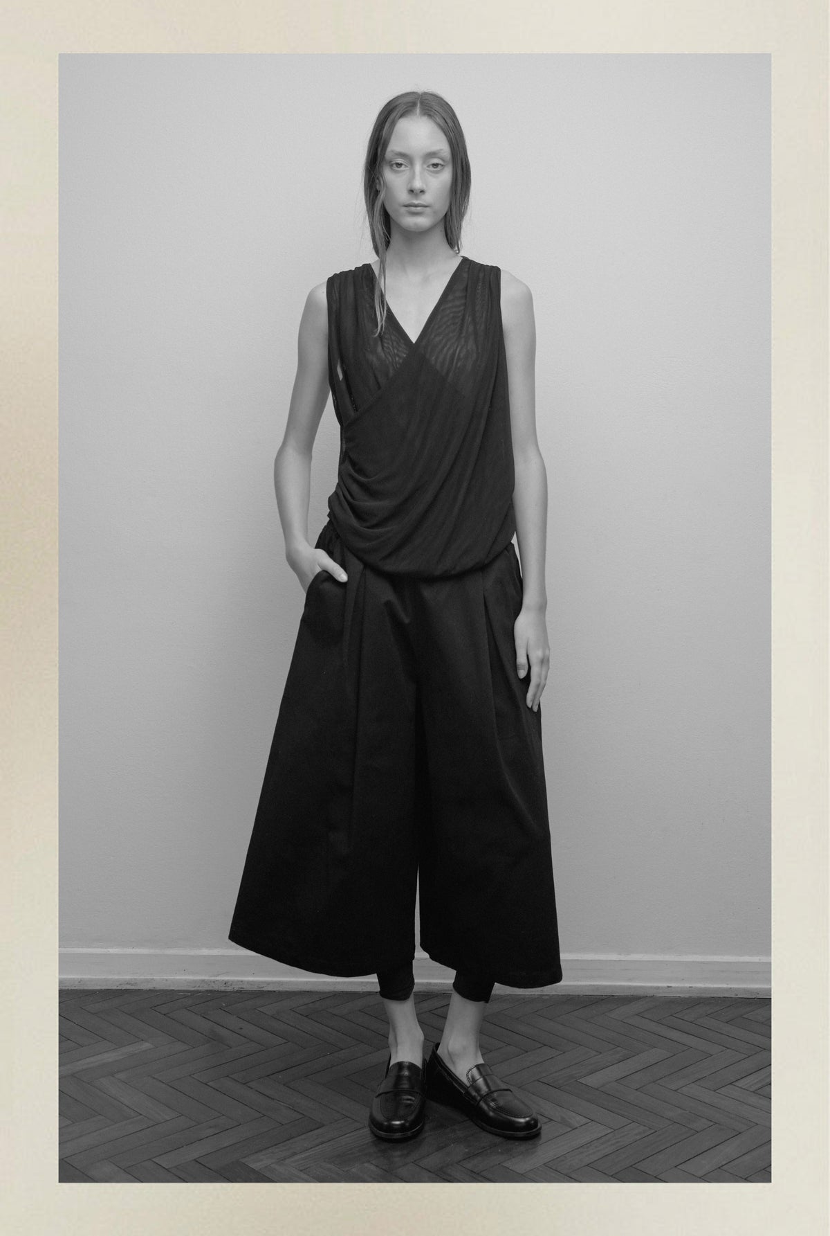 Bermuda sastrera unisex negra