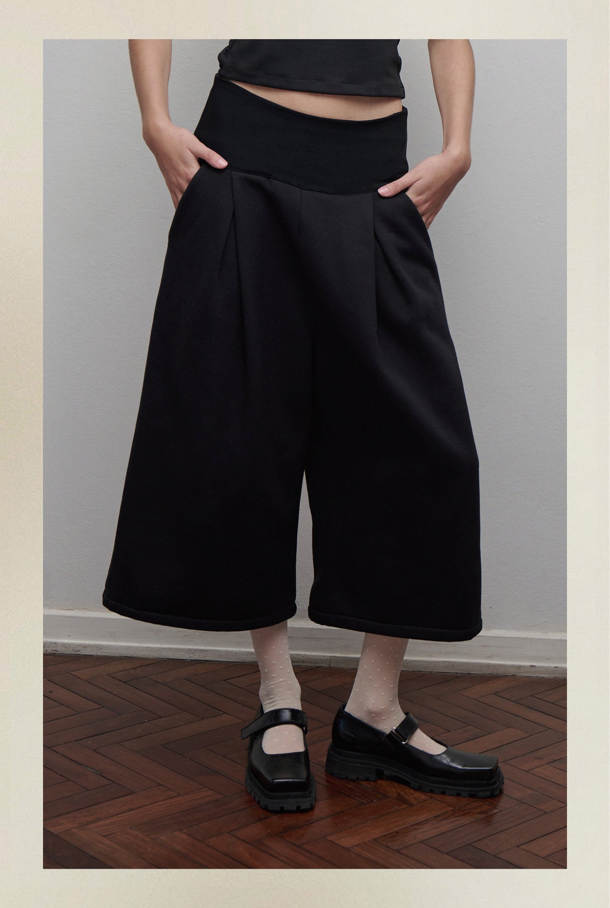 Bermuda sastrera con faja