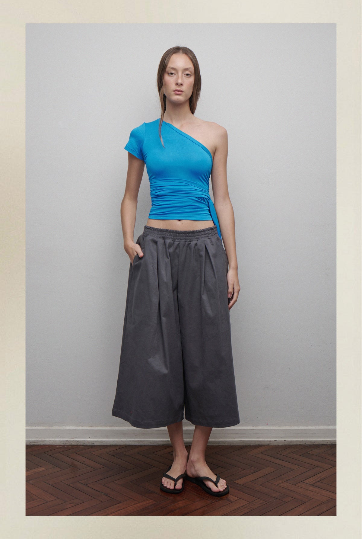 Bermuda sastrera unisex gris