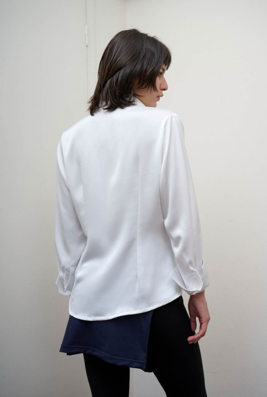 Camisa satén entallada