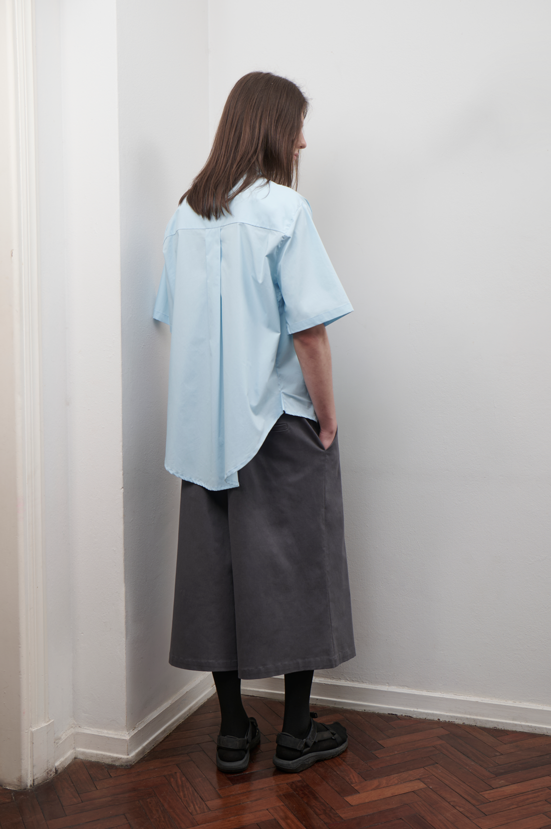 Bermuda sastrera unisex gris