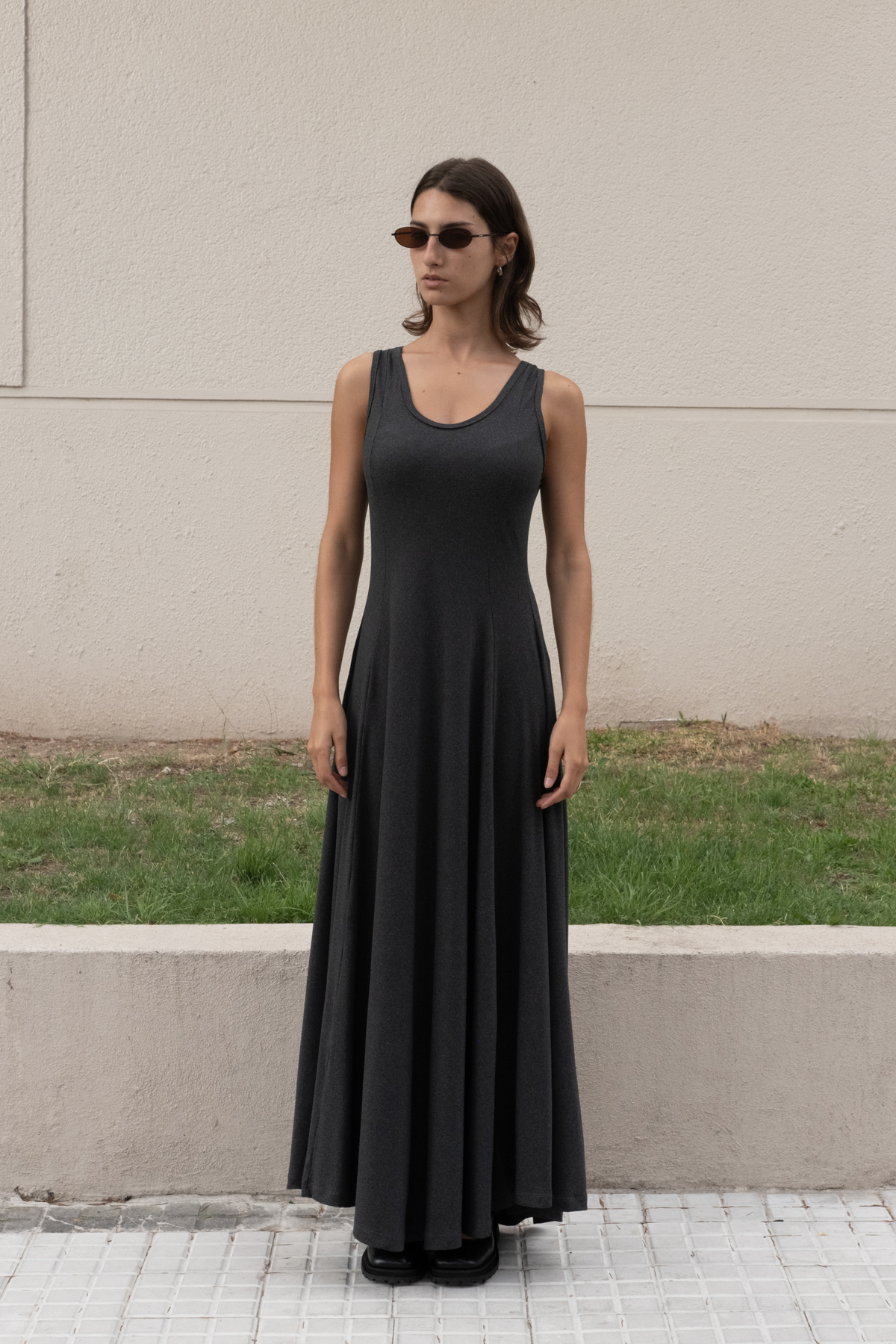 Vestido evasé gris