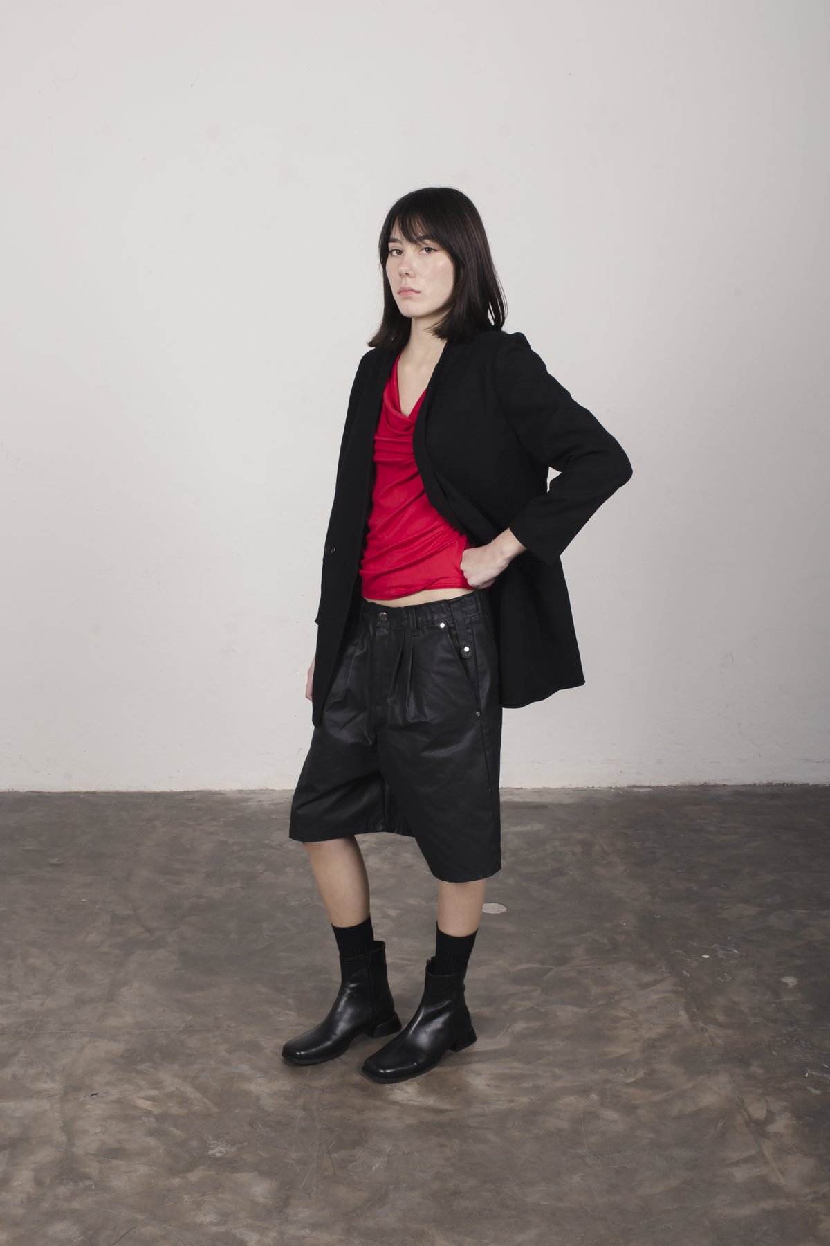 Top cuello drapeado rojo